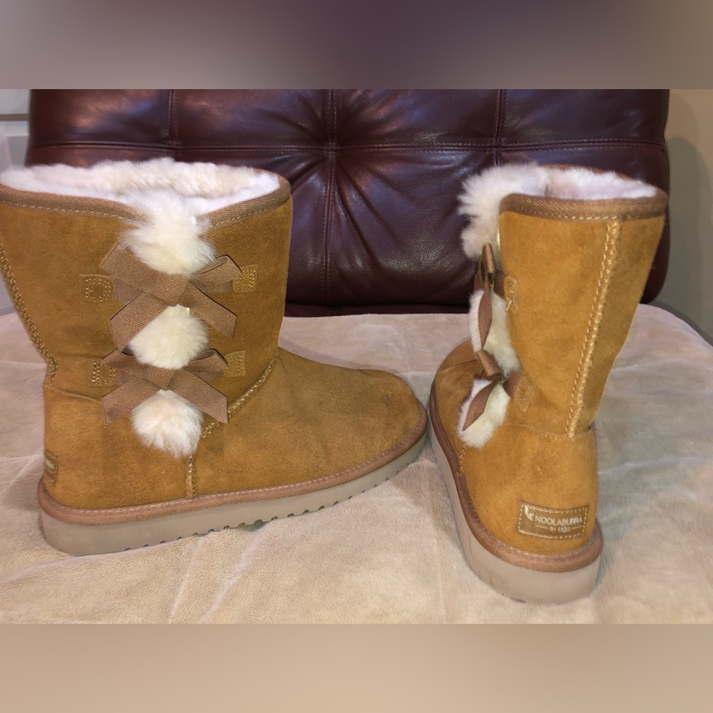 Koolaburra by UGG fleece lined Leather Boots. US 9 Women’s Gently Used.